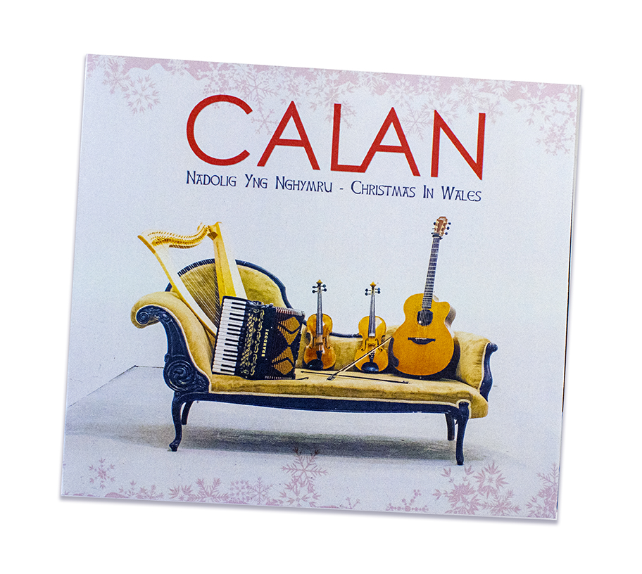 MTS_CD_DVD's tweet image. We know it is only October, but it’s starting to get a bit festive in the MTS workspace.
Good to do a re-run of ‘Nadolig Yng Nghymru’ ‘Christmas in Wales’ manufactured for @CalanFolk 
This CD is presented in a 6 panel digisleve with right-hand pocket. Love it! #music #cd