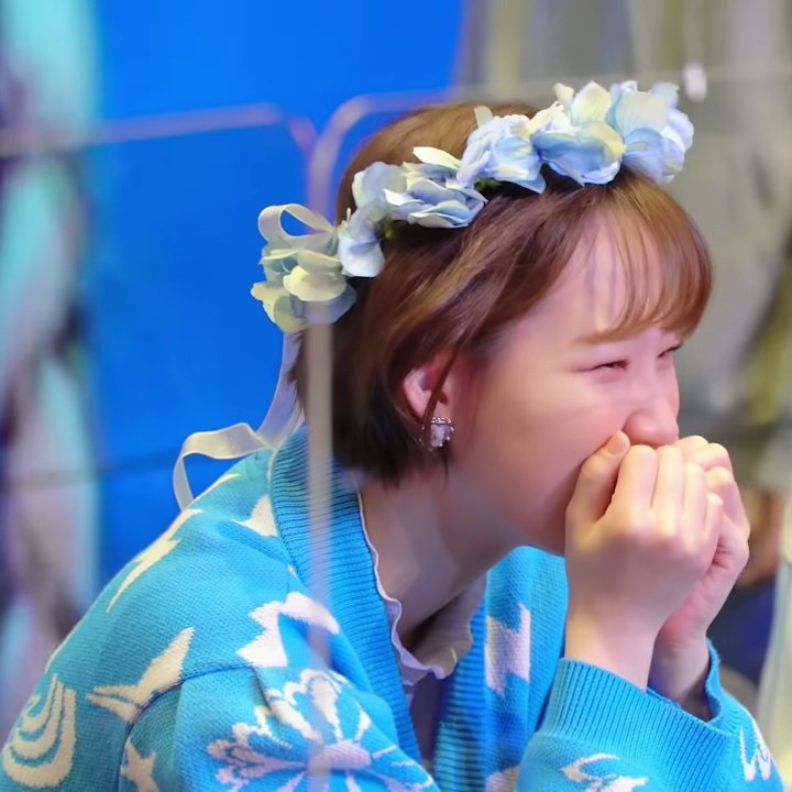 weeeklyfolder's tweet photo. can someone tell jiyoon i miss her 🥺 https://t.co/xWribNoSSf