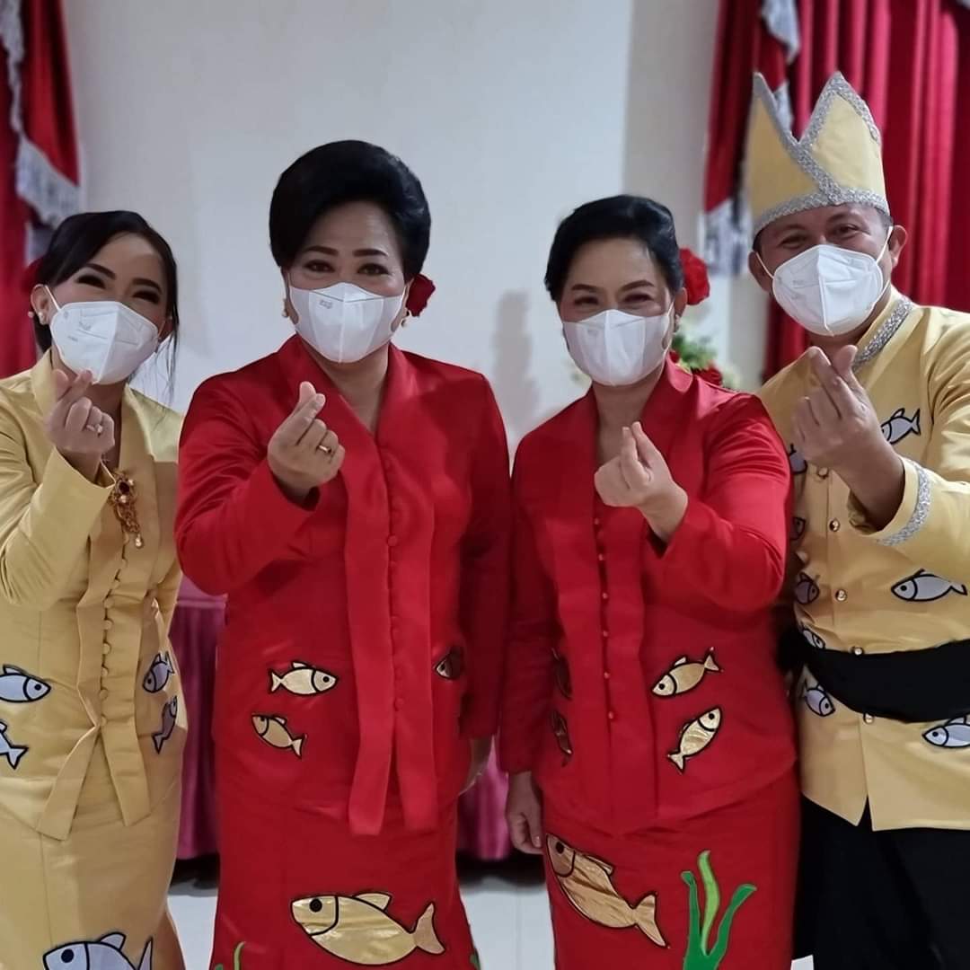 audypangemanan's tweet photo. Saranghaeyo....
Aku Cinta Kamu.....🥰🥰🥰
.
Walaupun kata tak bisa terucap, karena #protokolkesehatan , tapi binar mata kami memancarkan kasih dan sayang yang luar biasa...
.
Selamat Hari Sabtu ☺☺☺
.
.
.
.
Late post
#sahabatbitung #sobatbitung 
#colorfulbitung #KotaBitung https://t.co/AviN6iBnvf