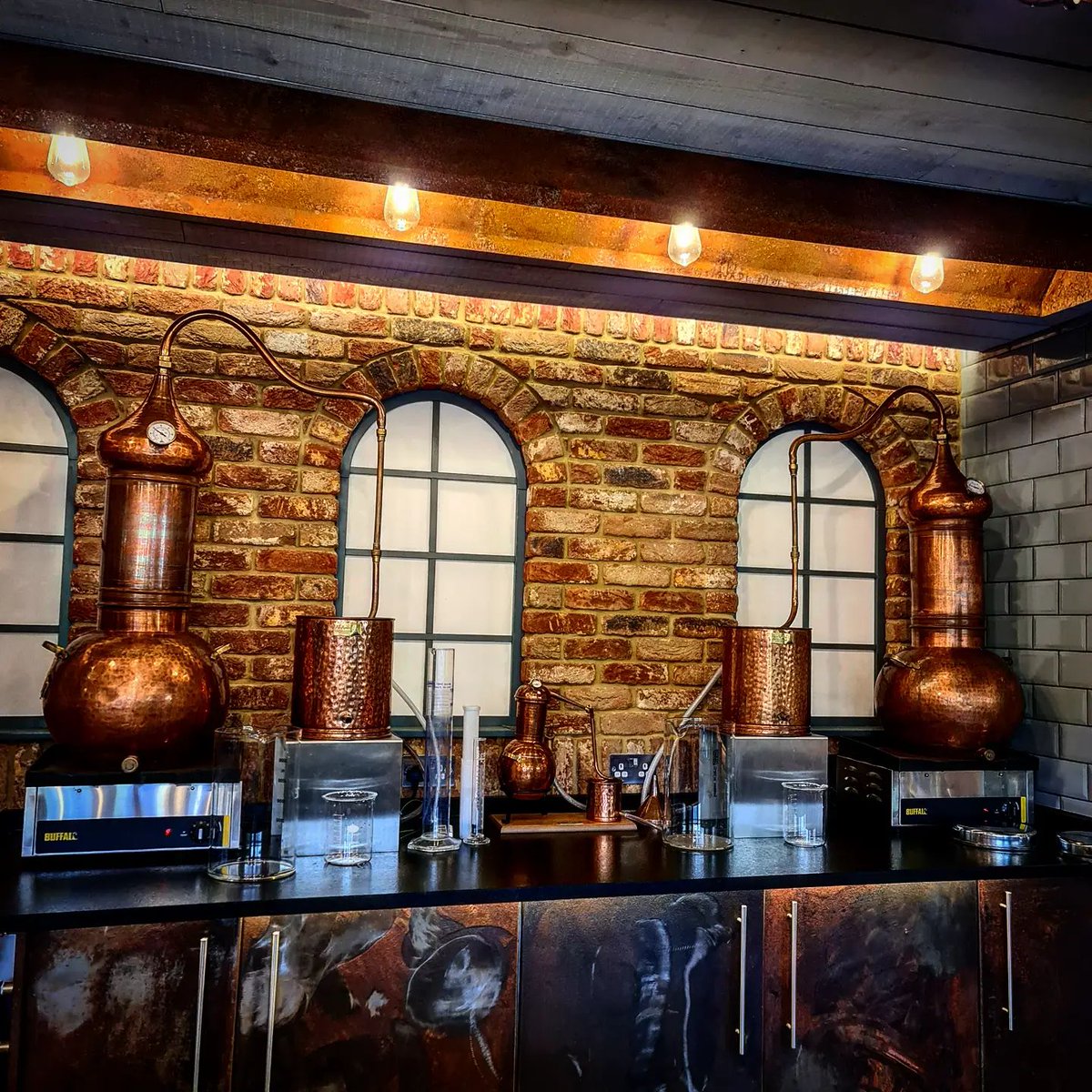 IberianCoppers's tweet image. Thank you Joe from #ChewValleyDistillery for your trust in our company and congratulations for your award-winning gin. The use of #copperstills continues being a world-famous practice with the ability to produce award-winning high quality distillates. #iberiancoppers