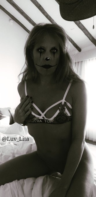 Gearing up for Fantasy Fest!!  Who's comin to the Keys with me?  #halloweencostume #FantasyFest https://t<a href="/tag/halloweencostume"class="tags"><span>#halloweencostume</span></a><a href="/tag/fantasyfest"class="tags"><span>#fantasyfest</span></a>