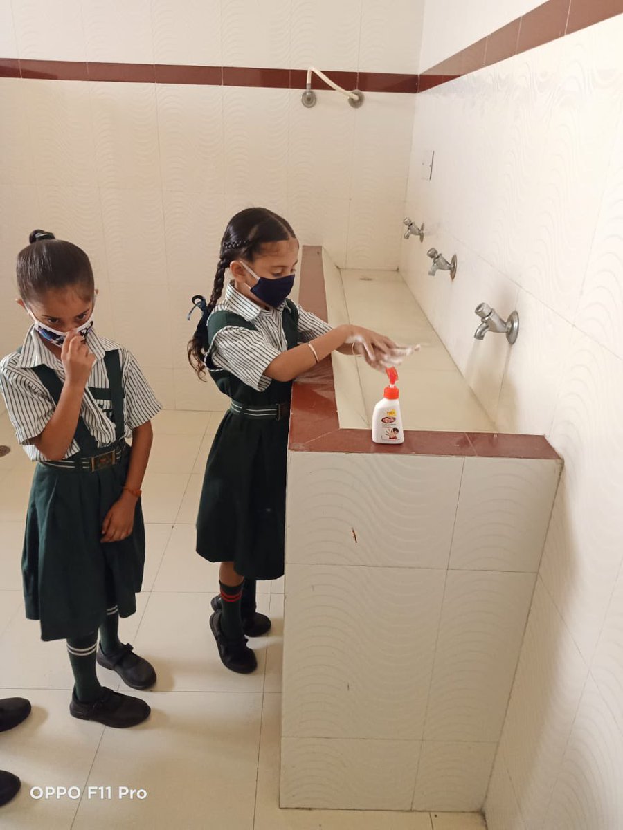 JasmeetReehal's tweet photo. #GlobalHandwashingDay 
Students of @STSWSRAJGOMAL celebrated Global Hand Wash Day with an enthusiasm and School Principal appreciated efforts of students. 
@Prabhjo60556013 @cbseindia29 @KhullarY @sdgchoupal @PMOIndia @RubinderG  
#SwachhBharat #GlobalGoals #TakeAction https://t.co/9xufqtA8Kb