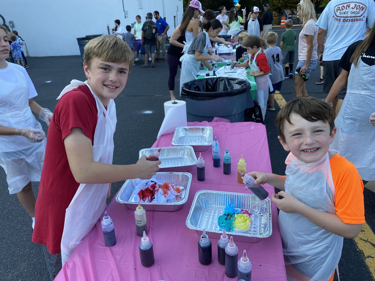 Tie Dye at the Plaza was tons of fun! @RPPrincipal #RPfamily #RPtiedye