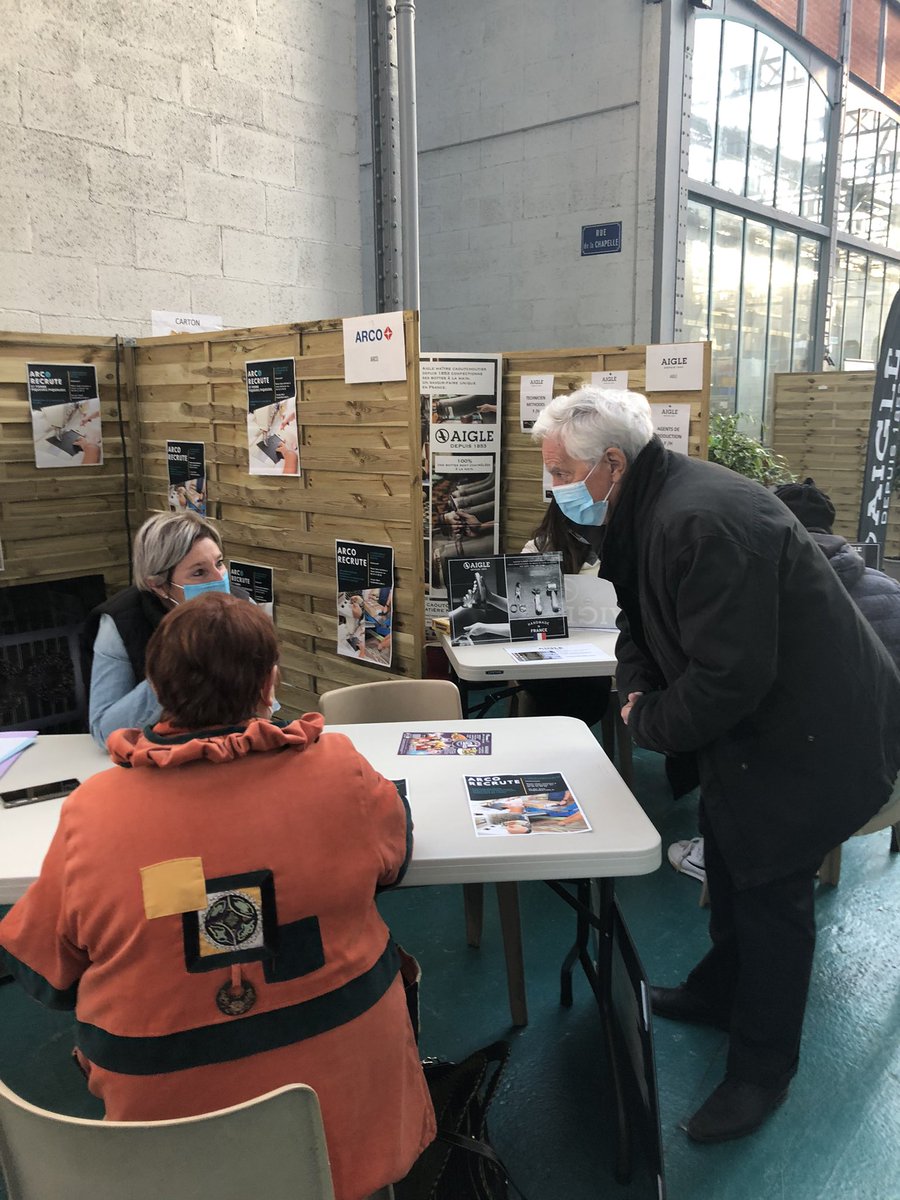 jpabelin's tweet photo. [Forum métiers &amp; emplois à la Manu]
Grand succès : collégiens &amp; lycéens de Grand-Châtellerault et grand public ont répondu à l’invitation pr découvrir les métiers et emplois disponibles des entreprises châtelleraudaises . Merci au service Eco @CAChatellerault et aux participants. https://t.co/oDO7yrCnli