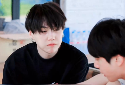 Heart_Smile_7's tweet photo. this is how YOONGI looking at his SEOKJIN hyungie
#yoongi #SUGA #SEOKJIN #JIN #BTSSUGA #BTSJIN #BTSSEOKJIN #Cutest #BTS #Roommates #Roomies #soulmates #BTSship https://t.co/P8QttmUbXk