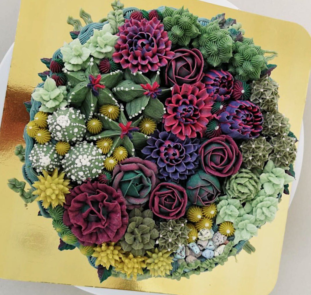 Bom_KPN's tweet photo. จะกลับมารื้อฟื้นวิชาเร็วๆนี้ เค้กกระบองเพชร #cactus #cake #cactuscake https://t.co/DRl95pFaUA