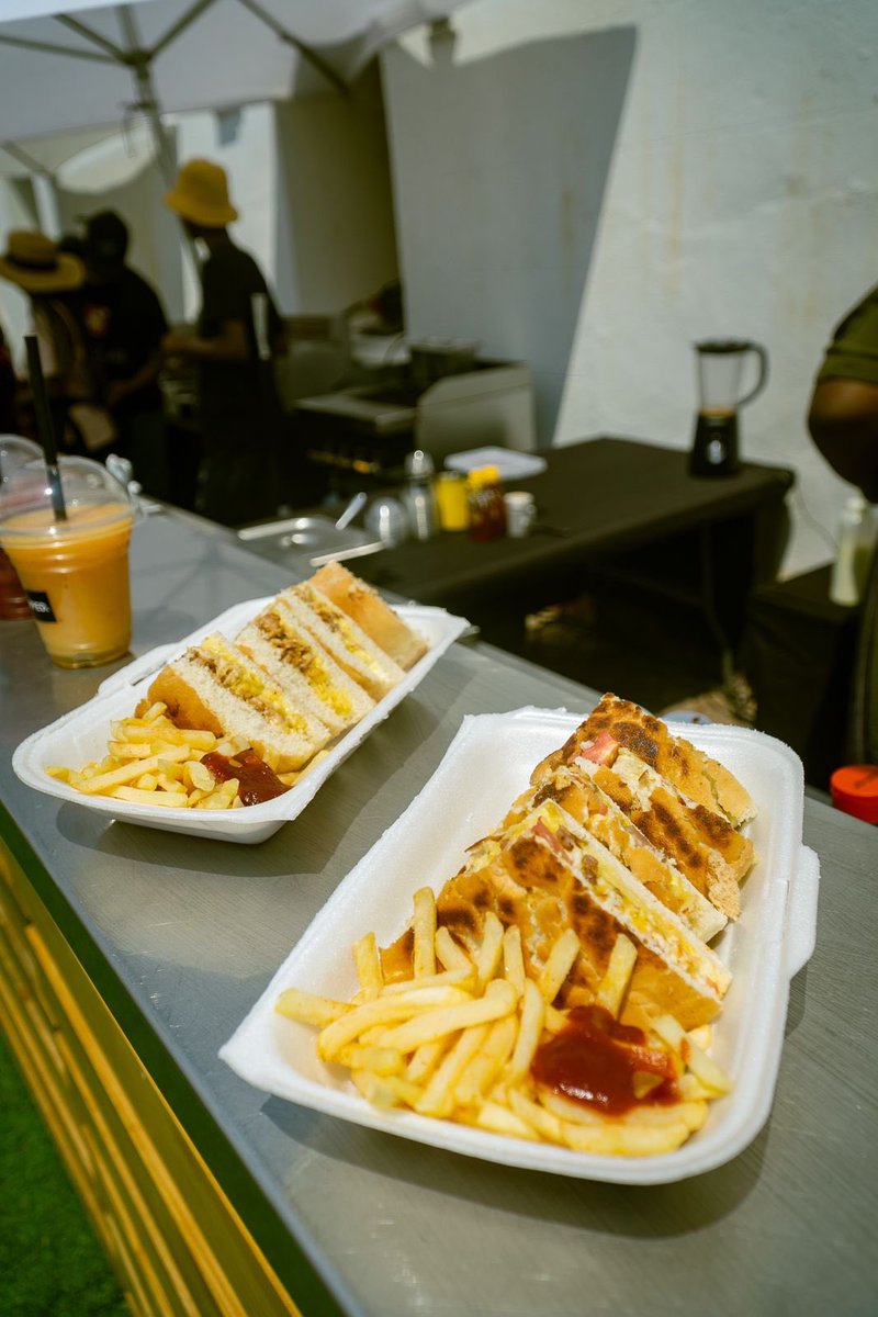 untiluntil_za's tweet photo. Have a meal ,crammed full of goodness, at the #GoodMorning Goodness Garden brought to you by @AllGold_SA, @KOO_Food and #MrsBallsChutney 😋

#CrammedFullOfGoodness 🍅
#ColourYourPlateWithKoo 🌽
#EverybodyLovesTheMrs 🥫 https://t.co/P4qiCCBcw1