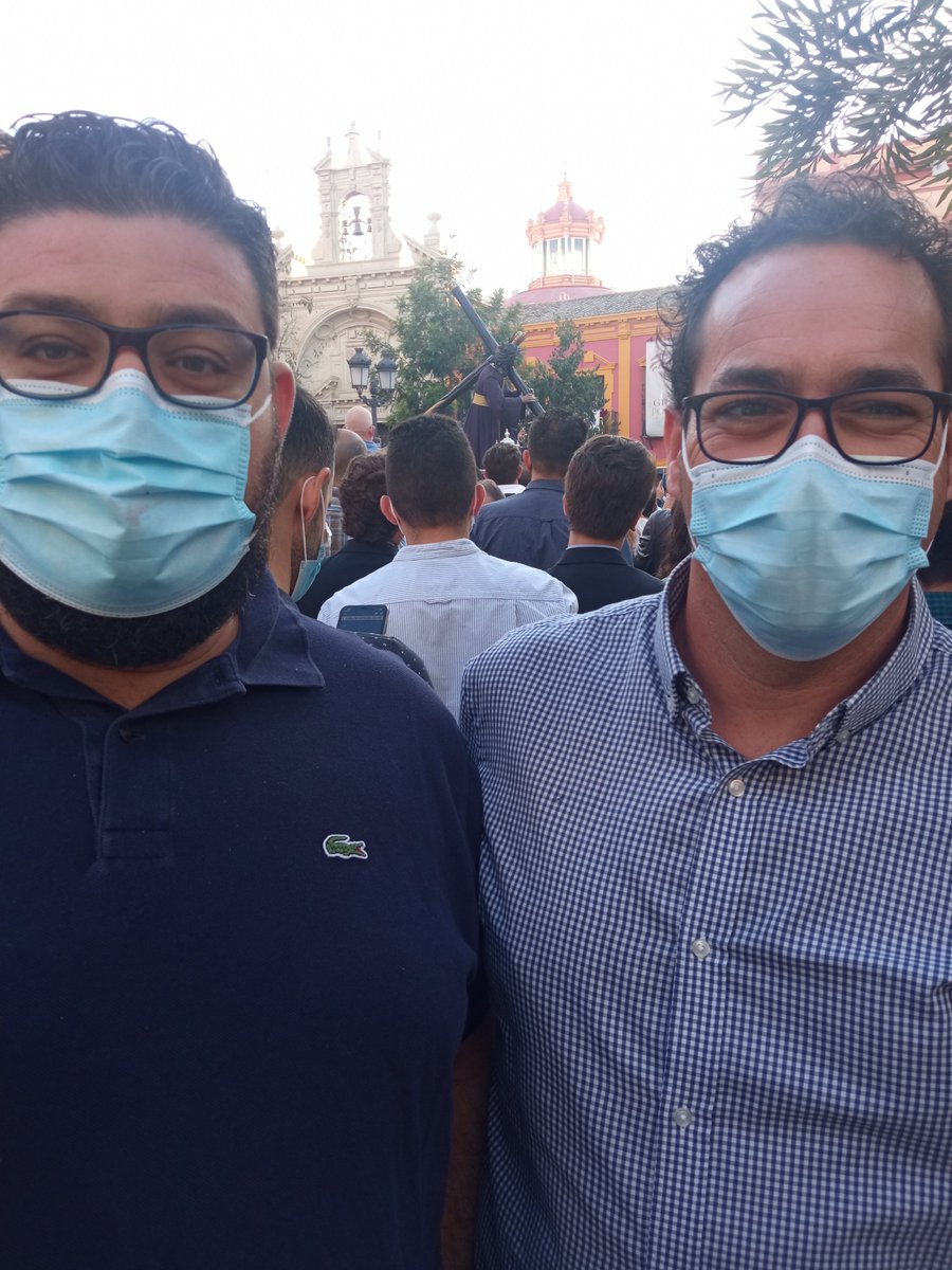 p_gust's tweet photo. @LaPasion7TV Con mi comparé de batallas @MartinezJ_82 hemos vivido de nuevo un momento histórico en la salida del Señor de Sevilla https://t.co/lWscTQ7tzF
