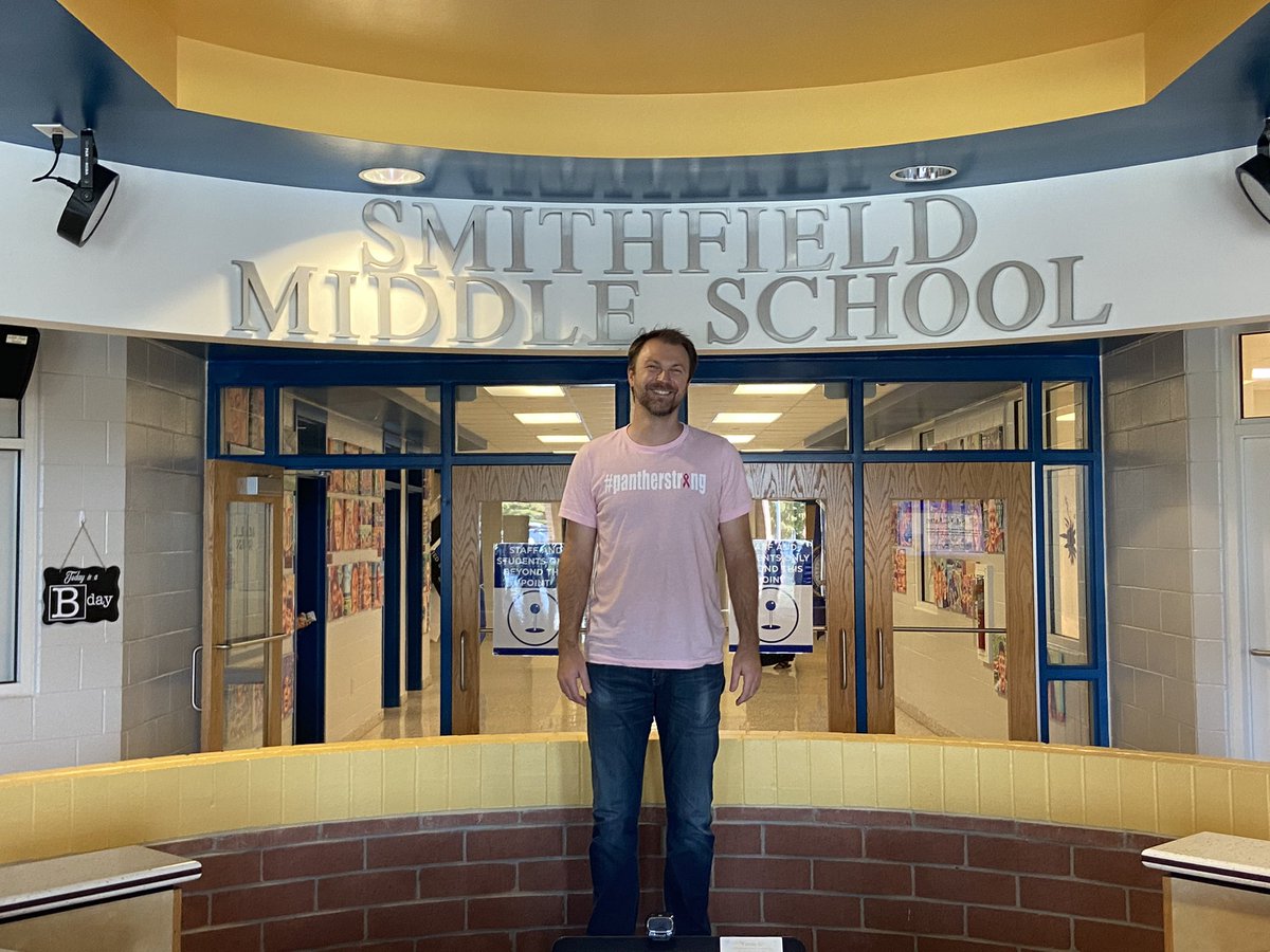 nstreet_teaches's tweet photo. Thank you @JT_Christiansen for your dedication and commitment to @SMSIWCS We wish you all the best on your new journey! 🚌🙌🏼 #oneTEAMoneDREAM https://t.co/lBfP4ljB41