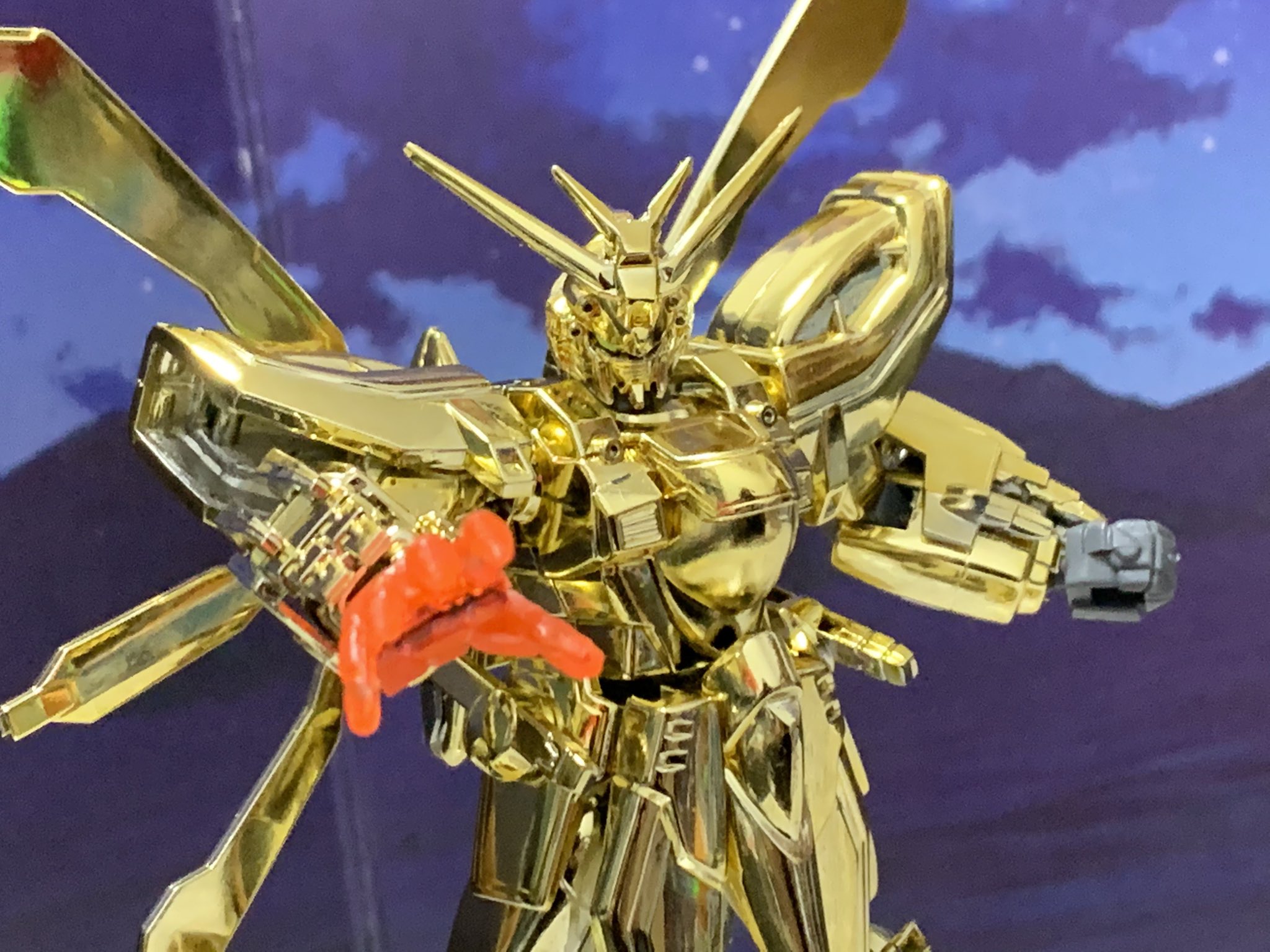 メガトン級ケンザキタイガ 1 144 ゴッドガンダム ハイパーモード組み上がりぃぃ 金ピカ具合がやばい こんなん昔は700円で売っとんたんか 黒バリ消そうと思ったら足の金ピカの部分消えちゃってちょっと萎えちゃった次第 しかしかっこいい Gガン