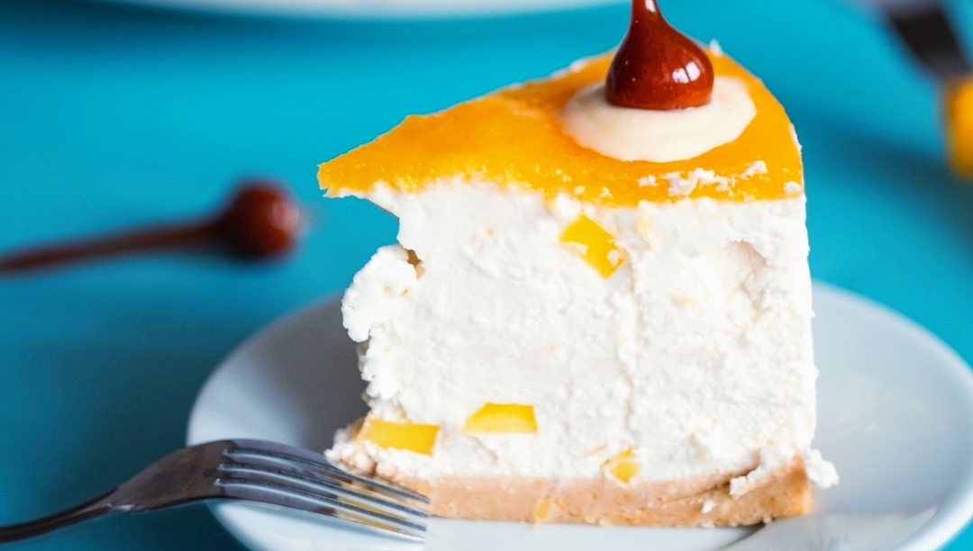 Who wants a slice of cake? Not me mate, I'm sweet enough 🍬😏

How do you like your cake: light and fluffy, dense and gooey, or creamy like this silky cheesecake here? 😍🍰 Let us know! ⬇️

#nodishrespect #cake #cheesecake #dessert #comfortfood #caketime #cakes