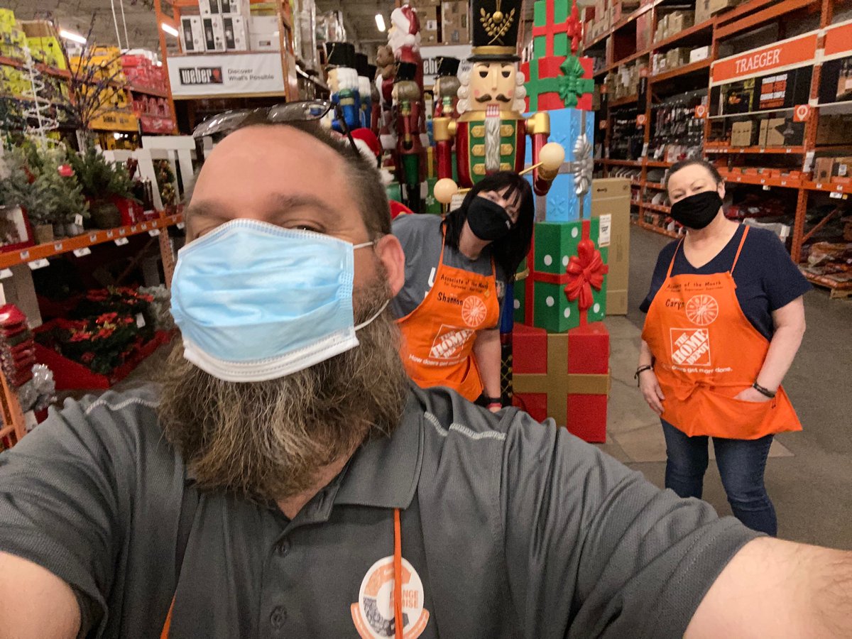 Recognizing Shannon as the freight associate of the month.  We appreciate all that you do!! #47WON #FreightRocks <a href="/HDTevinFreeman/">HD Tevin Freeman</a> @LopezRossanna <a href="/pvspivey/">Paul Spivey</a> @MatthewMASM471