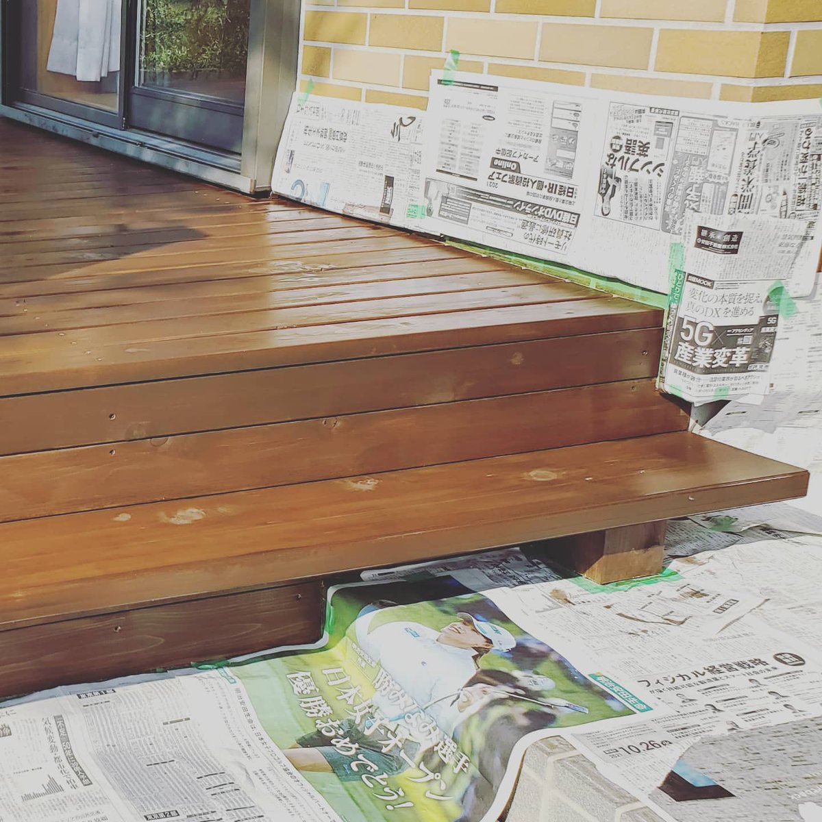 yitengzhishu's tweet photo. Wooddeck Maintenance
早起きしてせっせとキシラデコール塗りました
塗料が余ったので花台も化粧直し
素人なので塗りムラが…
そして腰が痛い…😨
#diyfun #paintwood #paintdeck #wooddeck #xyladecor #メンテナンスday #homemaintenance #腰痛い #化粧直し #雨が降る前に #diy好きな人と繋がりたい https://t.co/ydzfVkqBrG