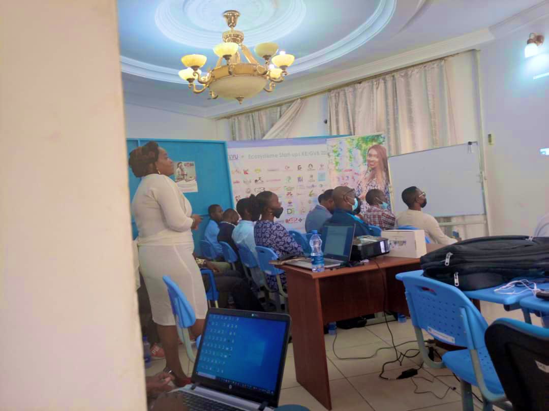 CongoMines's tweet photo. #RDC_FOMIN : Dans le cadre du Consortium Makuta ya Maendeleo, @CarterCenter a co-facilité une session d'échanges avec les #jeunes de Lubumbashi organisée par #OCGL sur les opportunités, enjeux et défis de la gestion du #FOMIN. https://t.co/bRrpDbcfFU