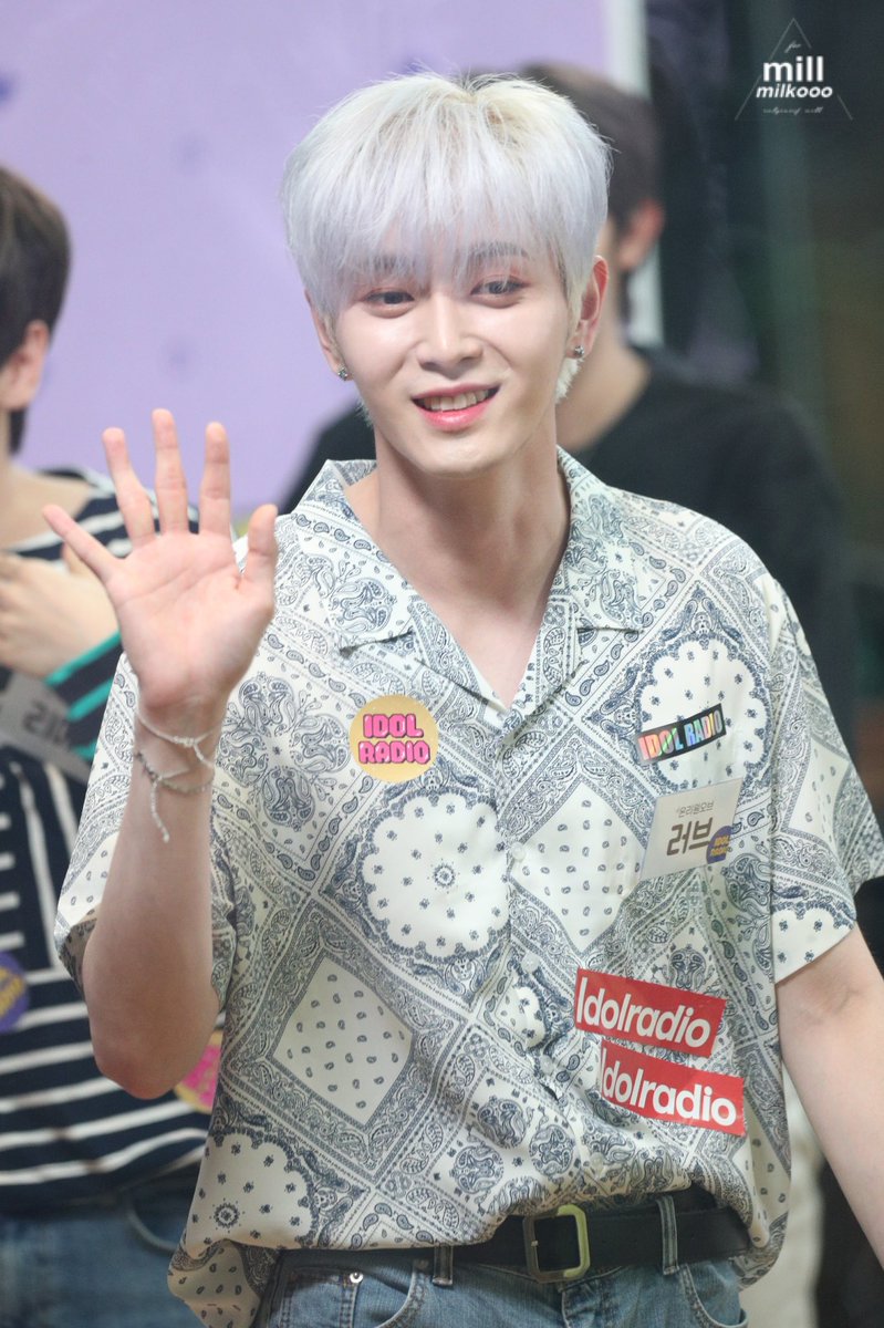 millmilkooo's tweet photo. 190708 Love
#onlyoneof #onlyoneoflove #์จ๋ฆฌ์์ค๋ธ
#๋ฌ๋ธ https://t.co/lwfPUD33Q6