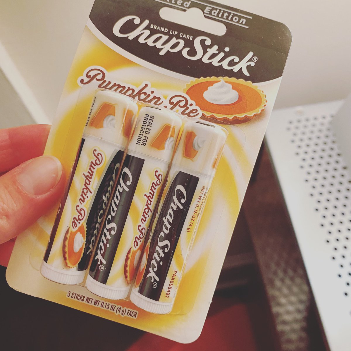 maxwelldesignco's tweet photo. Pleasantly surprised by these punkins. #ChapStickObsessed #complimentary @chapstick @Influenster https://t.co/rXCYaKzYu0