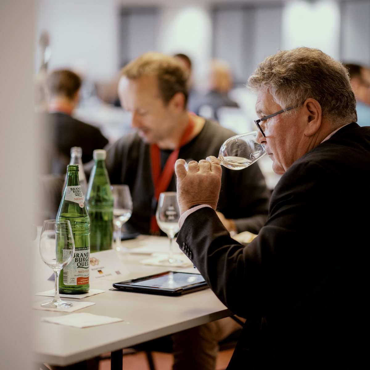 WineTrophy's tweet photo. Third and last slot of the @WineTrophy, the last #wines will be tasted over the next few days 🍷🍾🥂
Stay tuned! The results will be published directly after the end of the competition 🏆 https://t.co/qnZ3rVpyQg