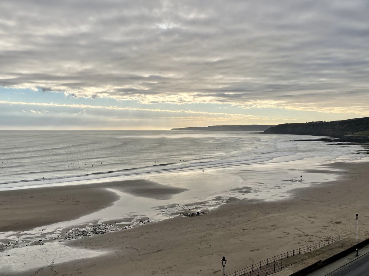 exploring #Scarborough with ⁦@yogawelluk⁩ , a wander round the harbour, up to the castle & through the old town, absolutely fantastic renovated market hall full of great shops , called off ⁦@thesjt⁩ to collect tickets for The Offing tonight ⁦@BenMyers1⁩