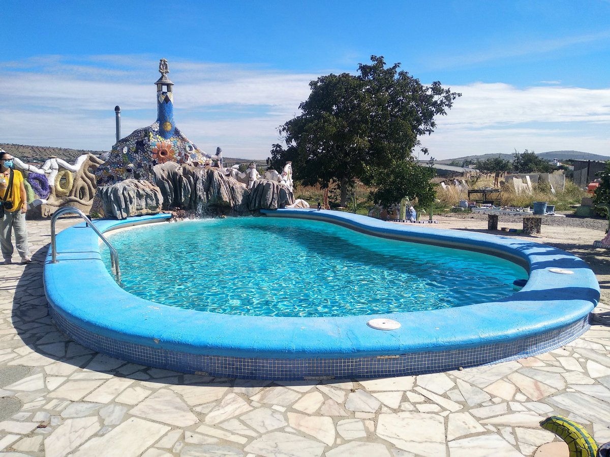 JAReinaGonzalez's tweet photo. El Capricho de Cotrina.
Los Santos de Maimona. https://t.co/mkdiTAHImk