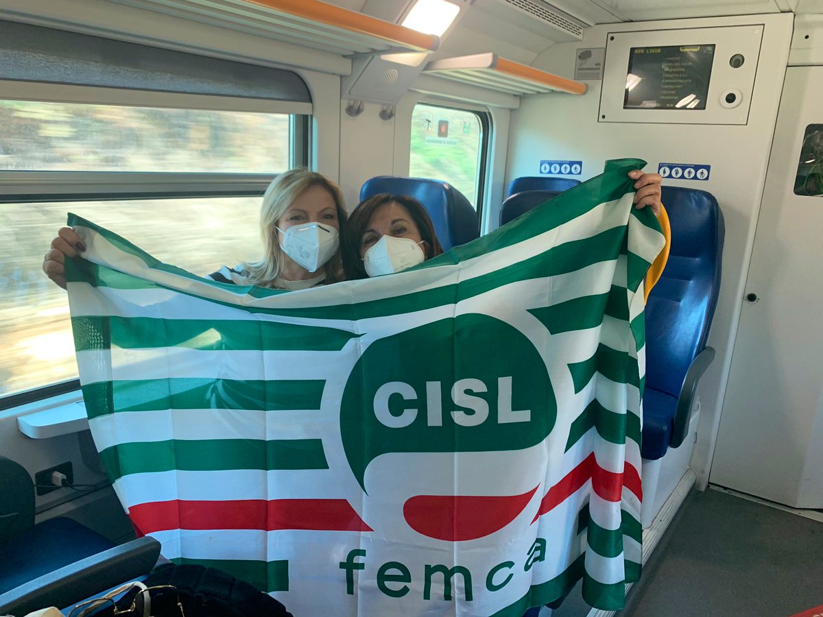 FemcaCISL's tweet photo. #16ottobre Insieme in piazza San Giovanni a Roma per la manifestazione #maipiufascismi 
Difendiamo uniti i valori del dialogo, dell’inclusione e dell’integrazione, che #cgilcisluil promuovono ogni giorno nella loro azione https://t.co/joKnEj2SXj