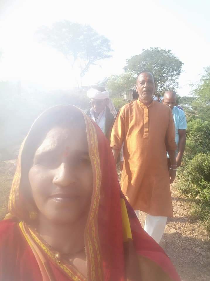 Fo3Maw7's tweet photo. श्री सात पहाड़बाले बाबा जी के दर्शन करने जाते https://t.co/O4G7dfYyuW