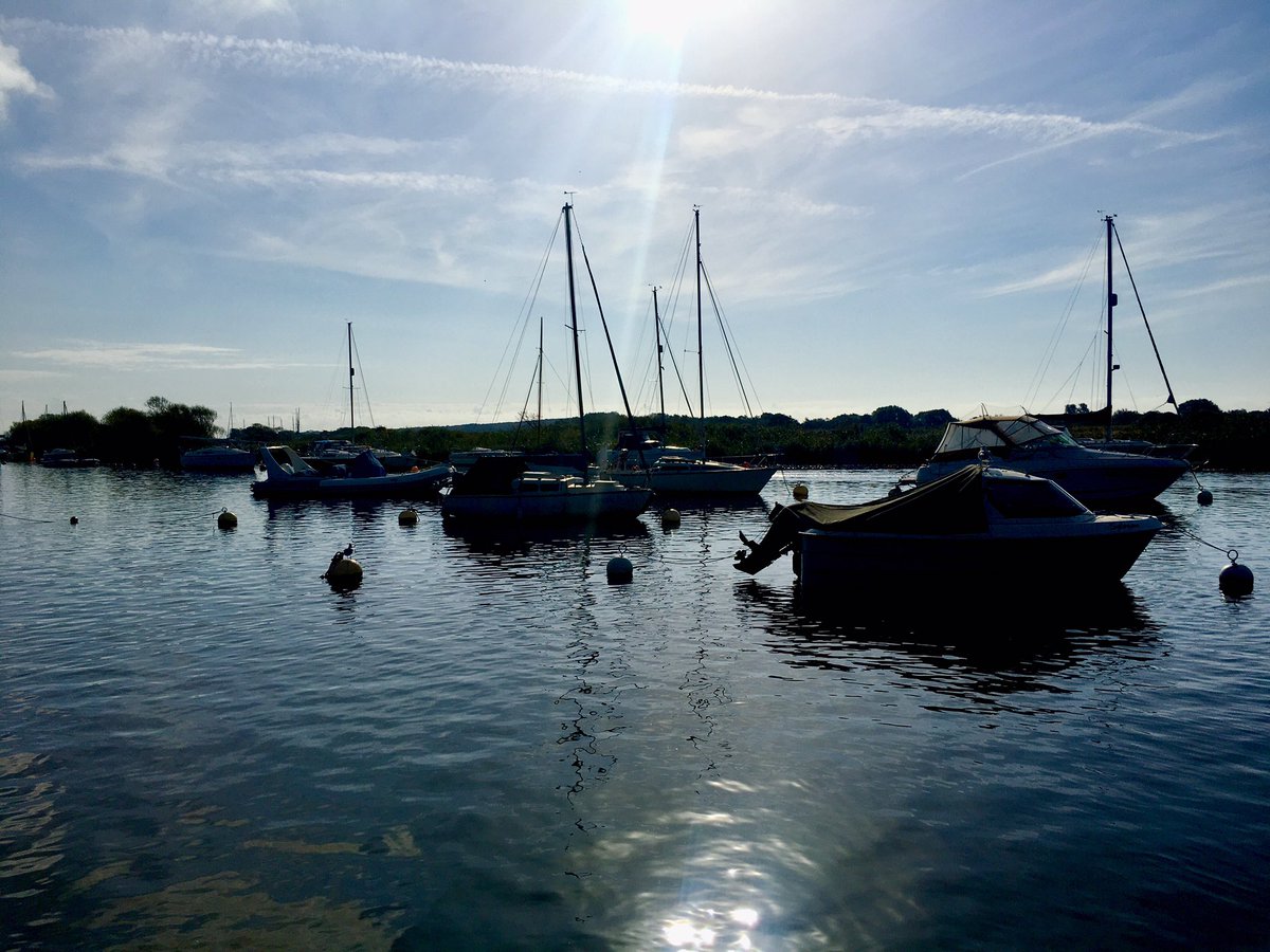 xszamankax's tweet photo. If I could can only go to one place during the weekend, Christchurch would be the one π₯° #keepreturning #travelblogger #dorset #breakfasttime #SaturdayMorning #saturday #SaturdayVibes https://t.co/LMEYQOmZ12