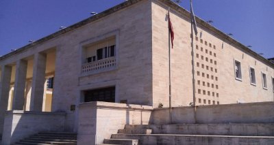 Mesazhi i Rektorit të Universitetit të Tiranës, Prof. Dr. Artan Hoxha për fillimin e vitit akademik 

drive.google.com/file/d/1VE95vK… 

feut.edu.al/lajmerime/1090…