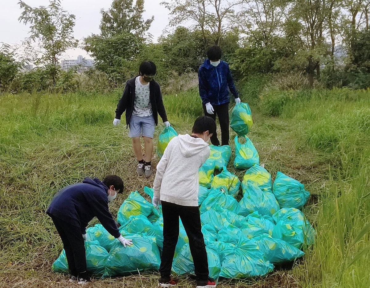 アラクリ Npo法人荒川クリーンエイド フォーラム On Twitter このごみ袋は 北村化学産業 の クリーンアップモンスター という取り組みです Garbagebagart と 包装資材を通じ環境負荷の軽減やフードロスの問題に取り組む 北村化学産業とのコラボレーション