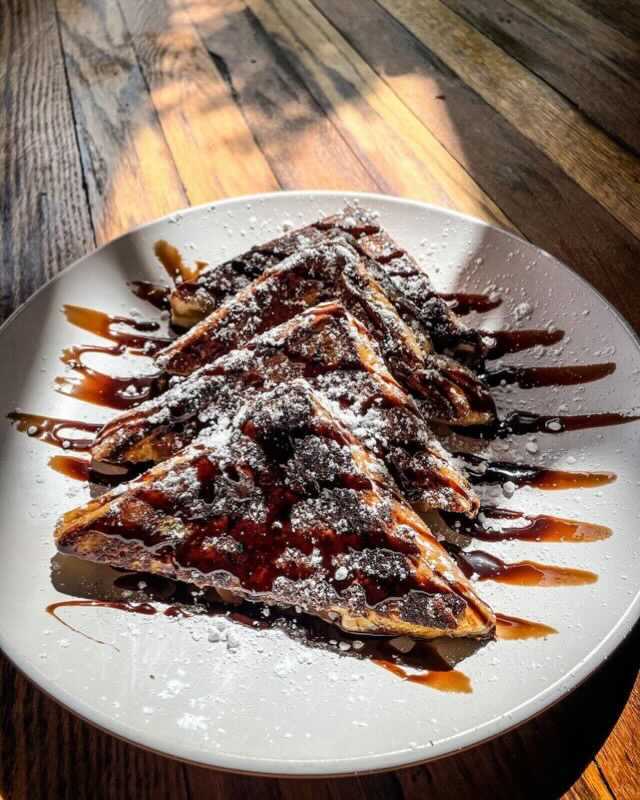 ToastTab's tweet photo. Brunch options at The Howlin Bird(https://t.co/zjJUXrZKNu)
are endlessly delicious; so what is your go-to brunch order?
#customernoms #brunchspecials #brunchfood #ilovebrunch #toasttab #toastpos #brunch https://t.co/09RZG36oIr