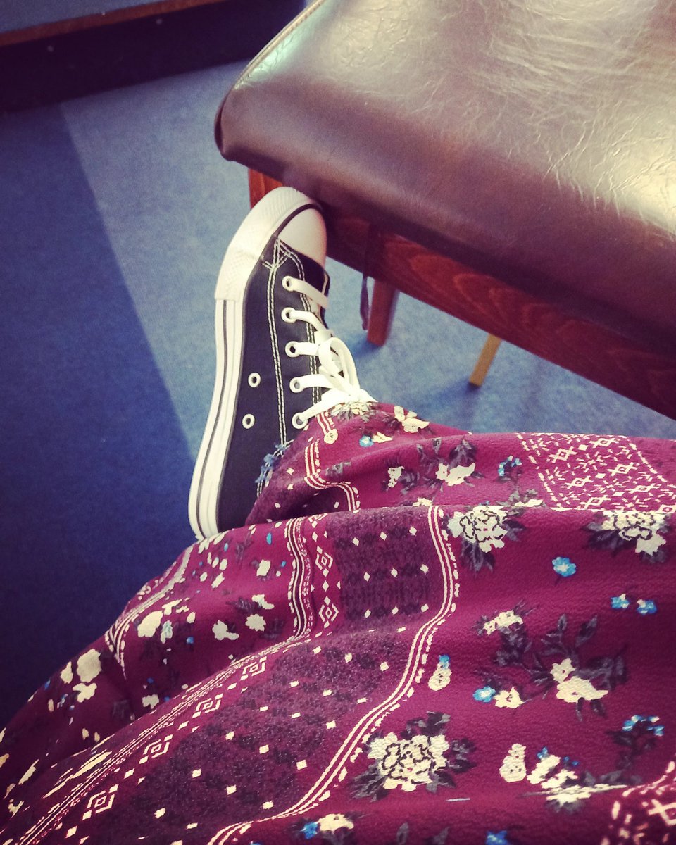 Littlewitch9's tweet photo. Tiny feet size 2 https://t.co/5WWdjuHzy3