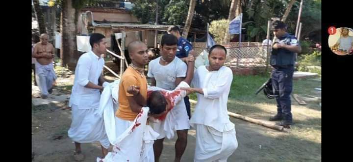 Bijoynathadi's tweet photo. I don't know why human right activist is talking About the violence  against hindu in Bangladesh ...why are silent world?
A family is rapped including a 10 years old but you are silent..
Where are you @BDUTT https://t.co/s6N1rbN6wd