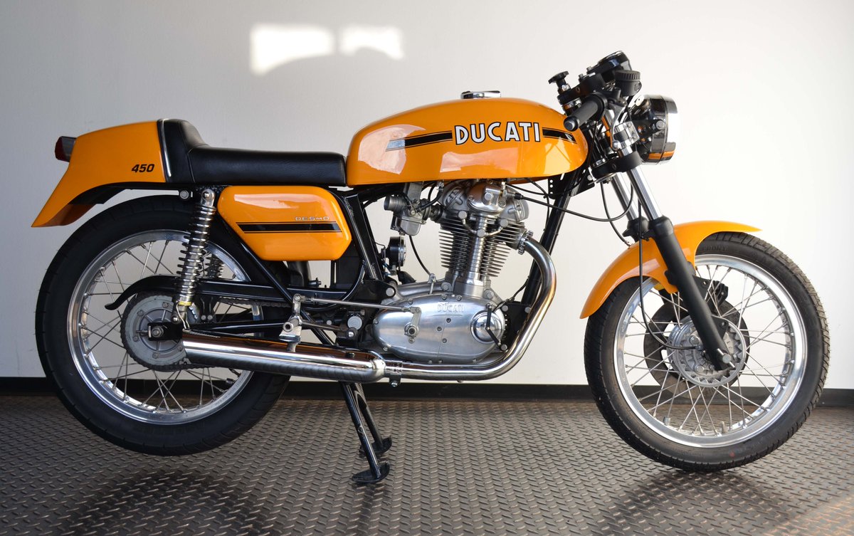 MotorradFuchs's tweet image. Motorrad-Fuchs, Osnabrück presents: Ducati 450 Desmo #tempolimit #oldtimer #ducati #autobahn #classicbikes #motorradfuchs #desmo #ducati450 motorrad-fuchs.com/en/single,1382…