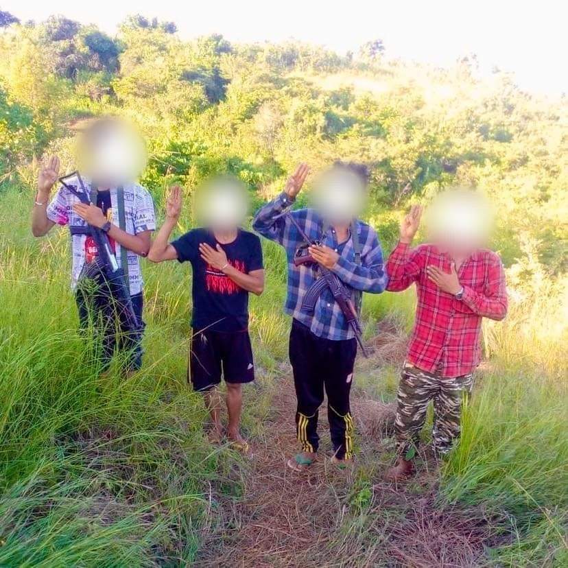 darika131's tweet photo. Scenes of People's Defense Force (LCDF) in Lashio, northern Shan raising three fingers salute signs in somewhere of jungle.

#NoFlyZoneInMyanmar
#Oct16Coup  
#WhatsHappeningInMyanmar https://t.co/Y9mZXetygB