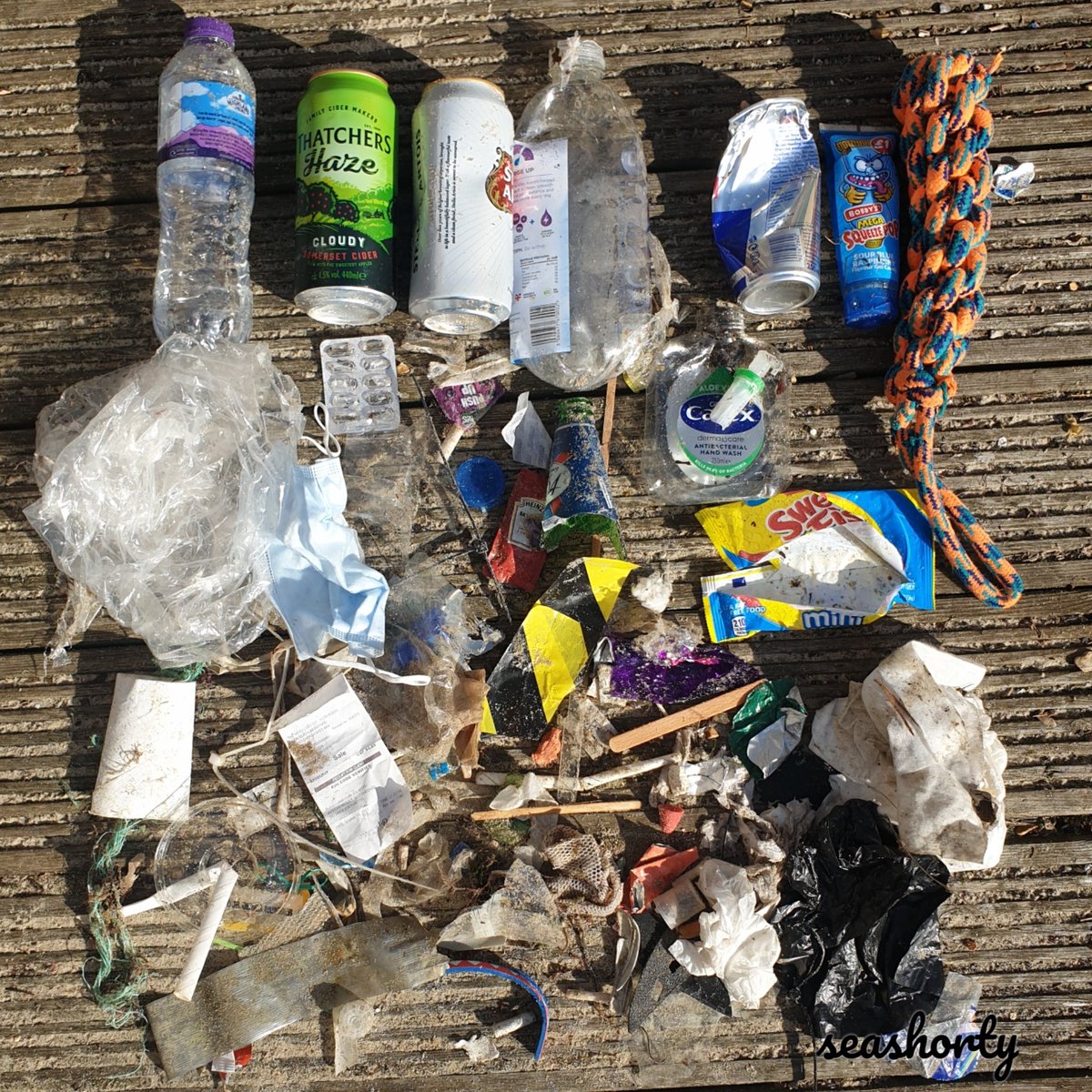 120 pieces today. Not looking too bad out there at the moment. Collecting stuff washed up in the seaweed but having to look hard to find anything else! #marinelitter #saynotosingleus #plasticpollution #2minutebeachclean #litterfreedorset #leaveonlyfootprints #Dorset