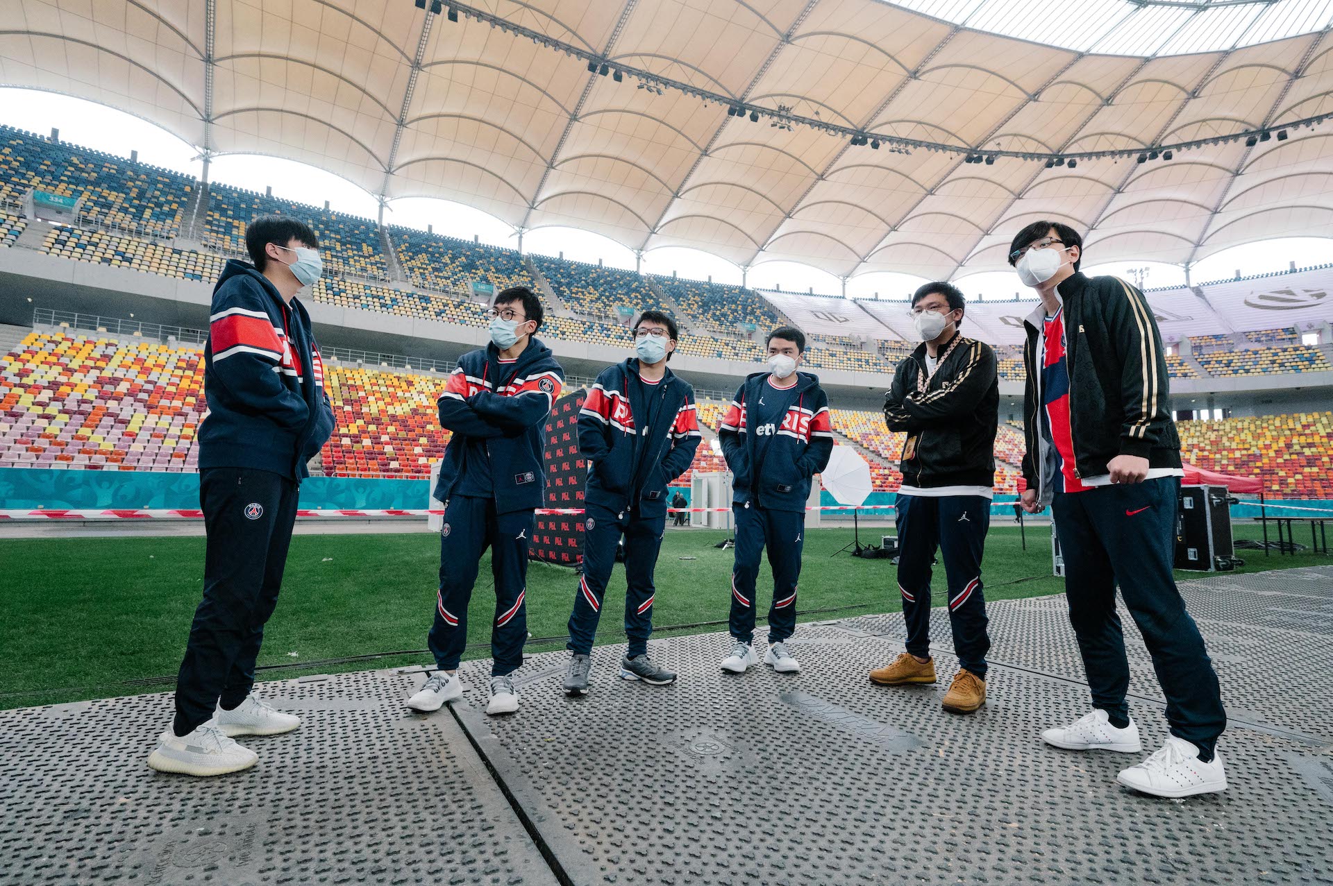 PSG.LGD First Grand Finalist Team Secret Fights for Survival  HYPRGAME