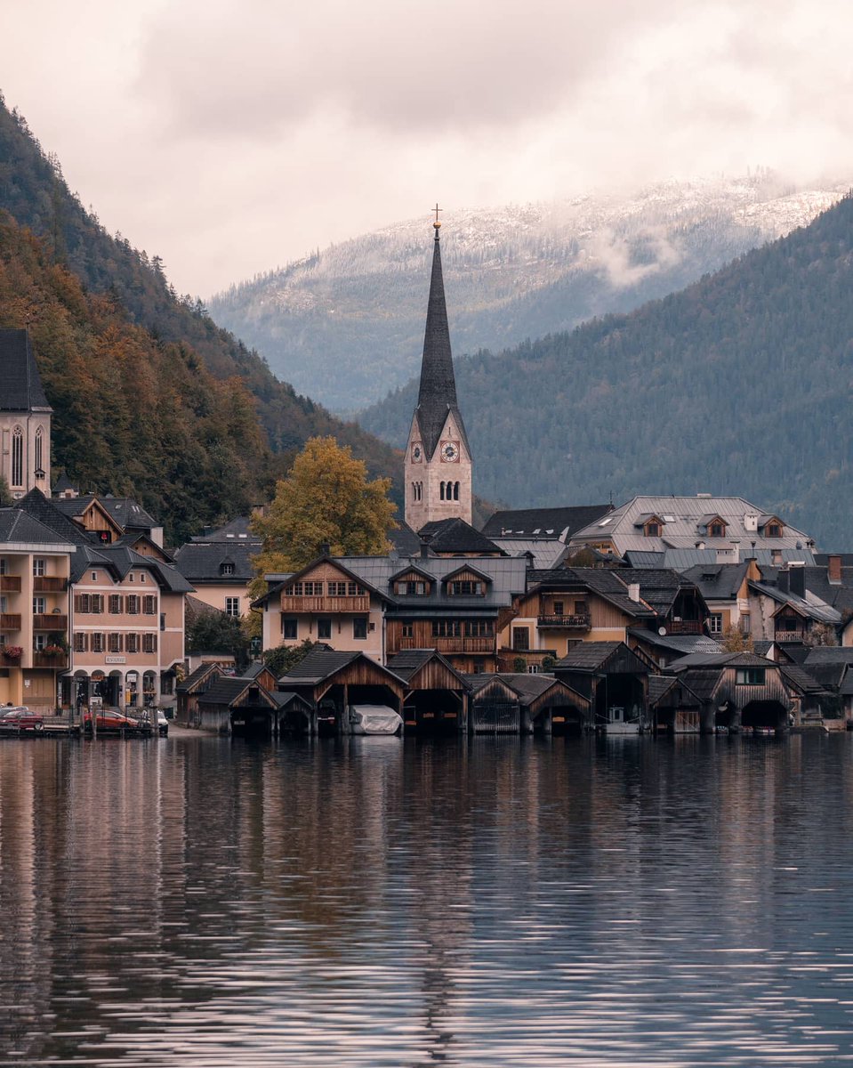 iamchrisborg's tweet photo. Stopped by Hallstatt earlier this week for some 🦢🗻🍁🌈🙂
.
.
.
.
#travelandleisure #passionpassport #travelphotographer #hellofrom #planet_locations #photooftheday #wanderlust #earthofficial #austria #lumix #hallstatt #hallstattlake #visithallstatt #hallstattaustria https://t.co/ietQAoxLkm