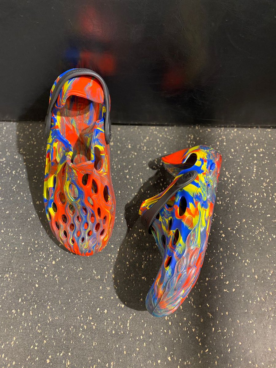 bajabiri's tweet photo. 165,000/-
#MerrellBrand 
#JustFit https://t.co/3auByo1MvE