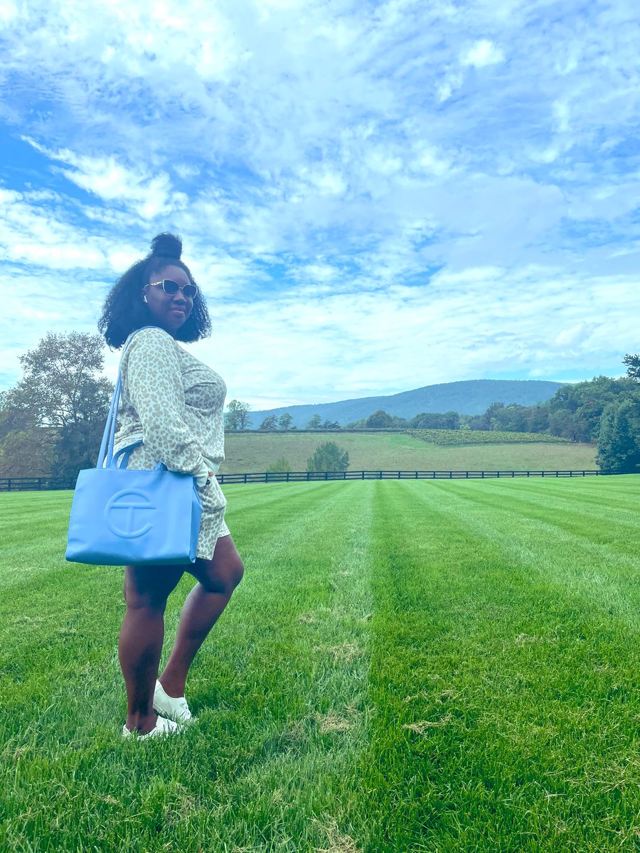 Simplistic beauty - in the mountains we drink  🍷 <a href="/TELFARGLOBAL/">TELFAR</a>