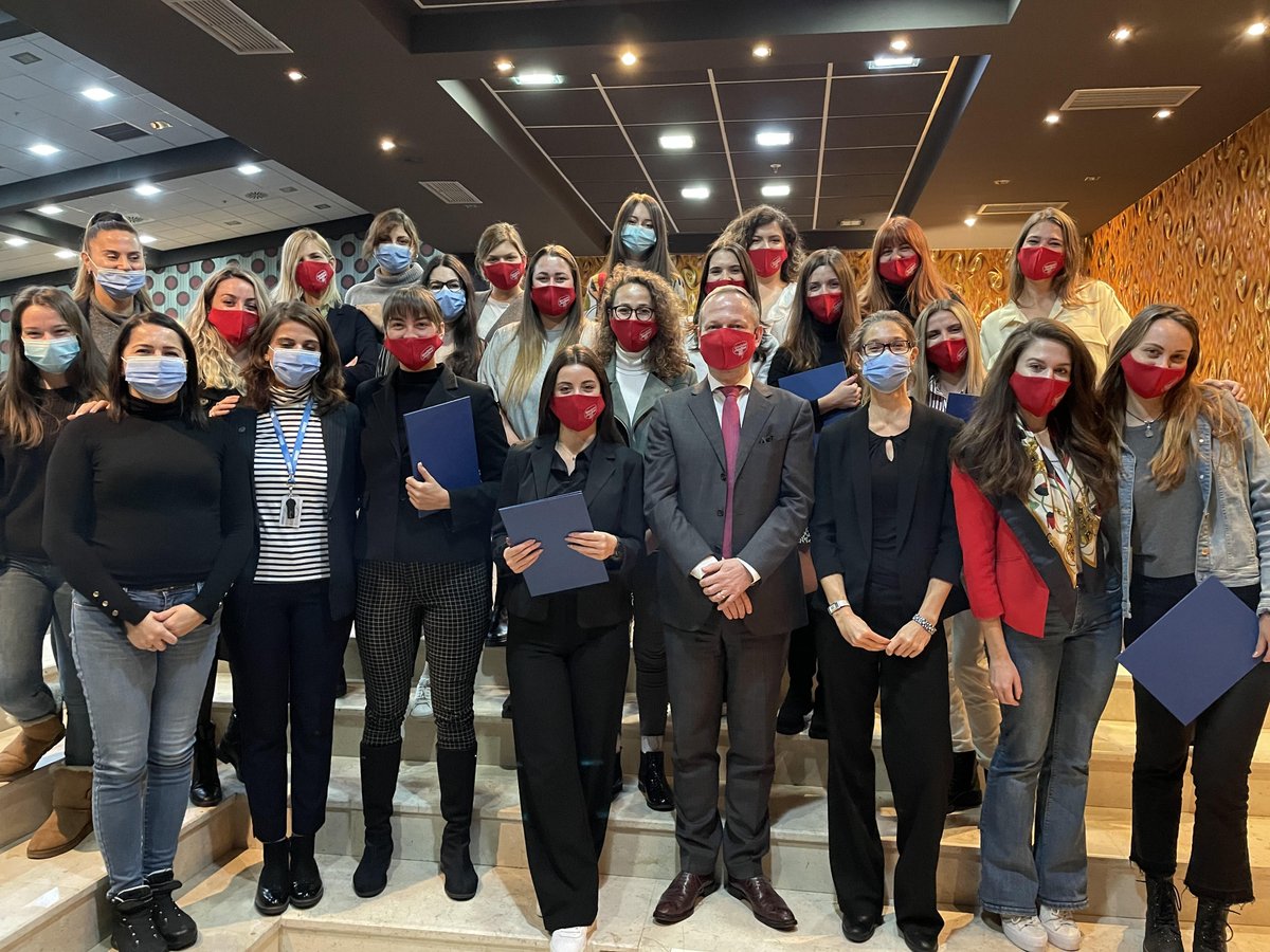 OSCEKosovo's tweet photo. And it's a wrap! 
7th edition of our #DialogueAcademy for Young Women is now over.
Best wishes to #DA21 generation and newest members of the Alumnae Network.
https://t.co/79CioBt9W7 https://t.co/7wkXpWhGEF