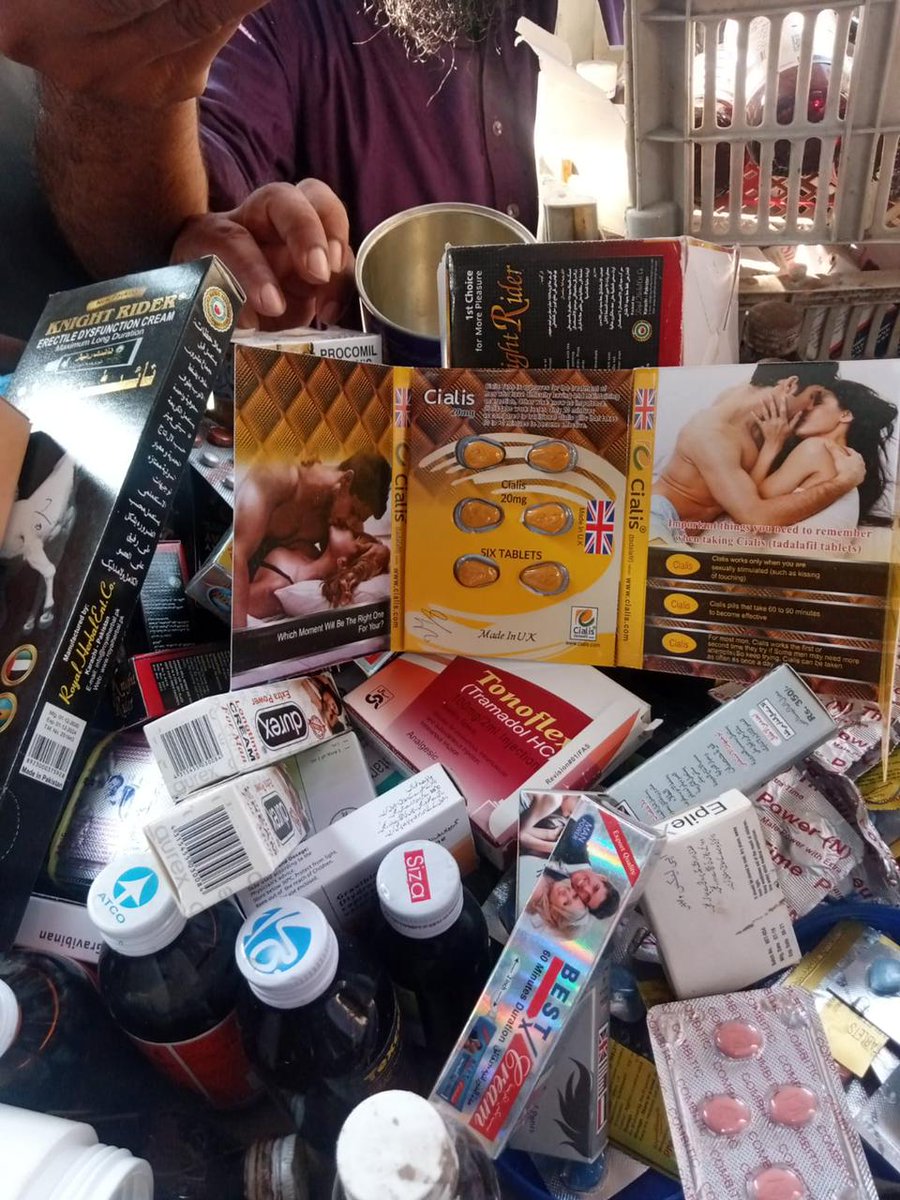DistrictHealth8's tweet photo. Different Medical stores sealed on recovery of huge quantity of Unregistered,steroids and narcotics drugs ,By DDC Aroop Town along DI Khyali Town Gujranwala

#antiquak 
#smtdcoffice 
#deputycommissionergujranwala 
#DCGRW https://t.co/ReAHShECu4