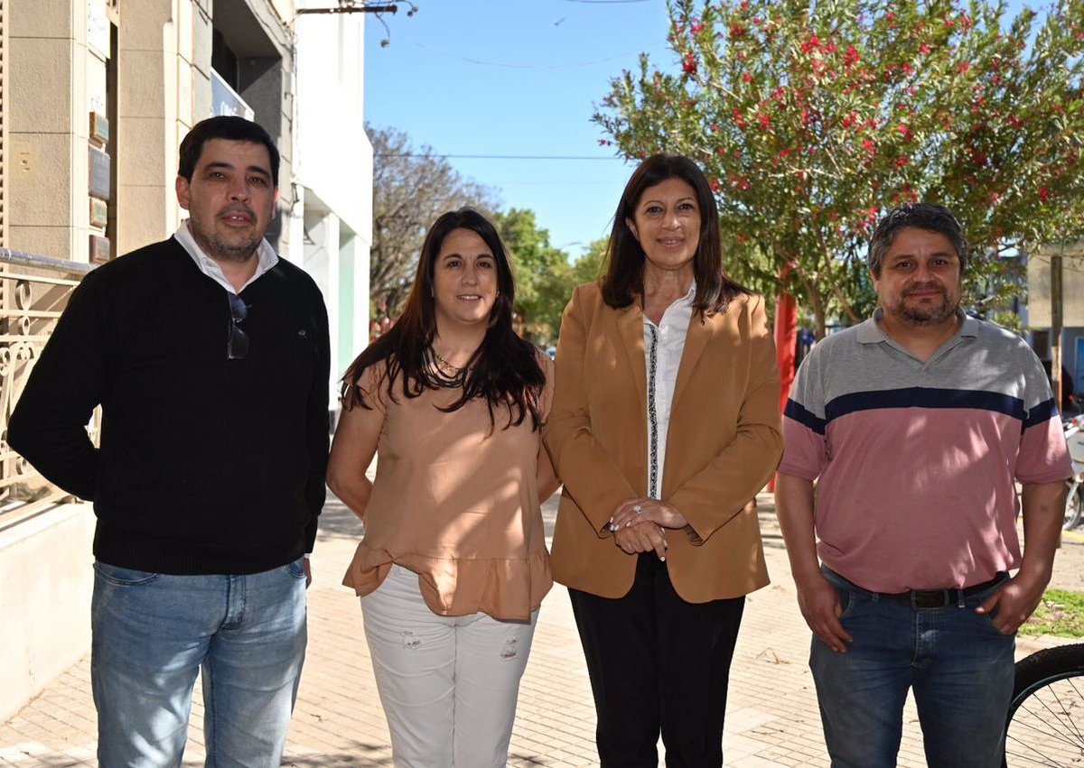 ClaraGarcia_SF's tweet photo. En Cañada de Gómez, Villa Eloisa, Serodino y Andino está la fuerza del Frente Amplio Progresista, con la experiencia, la energía y los valores de siempre para seguir haciendo crecer a sus pueblos y ciudades. Cuentan conmigo para defenderlos en el Senado! https://t.co/37ySh2aBWo