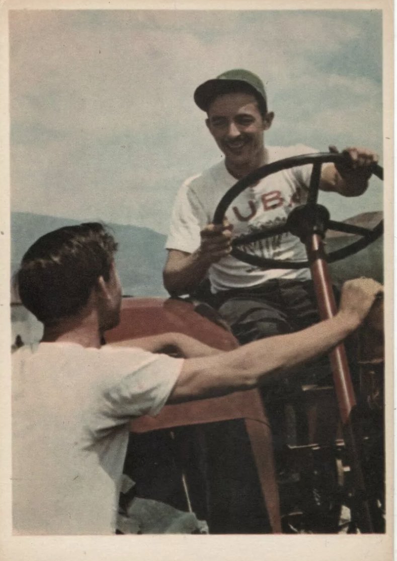 asierramadero's tweet image. Colección de postales Bajo el sol del socialismo: “Aguanta más fuerte el timón, compañero de Cuba. A ti te corresponde construir una nueva vida en la isla de la Libertad.” Estudiantes cubanos en el territorio de Stavropol, 1963. #sovietvisuals #Cuba
