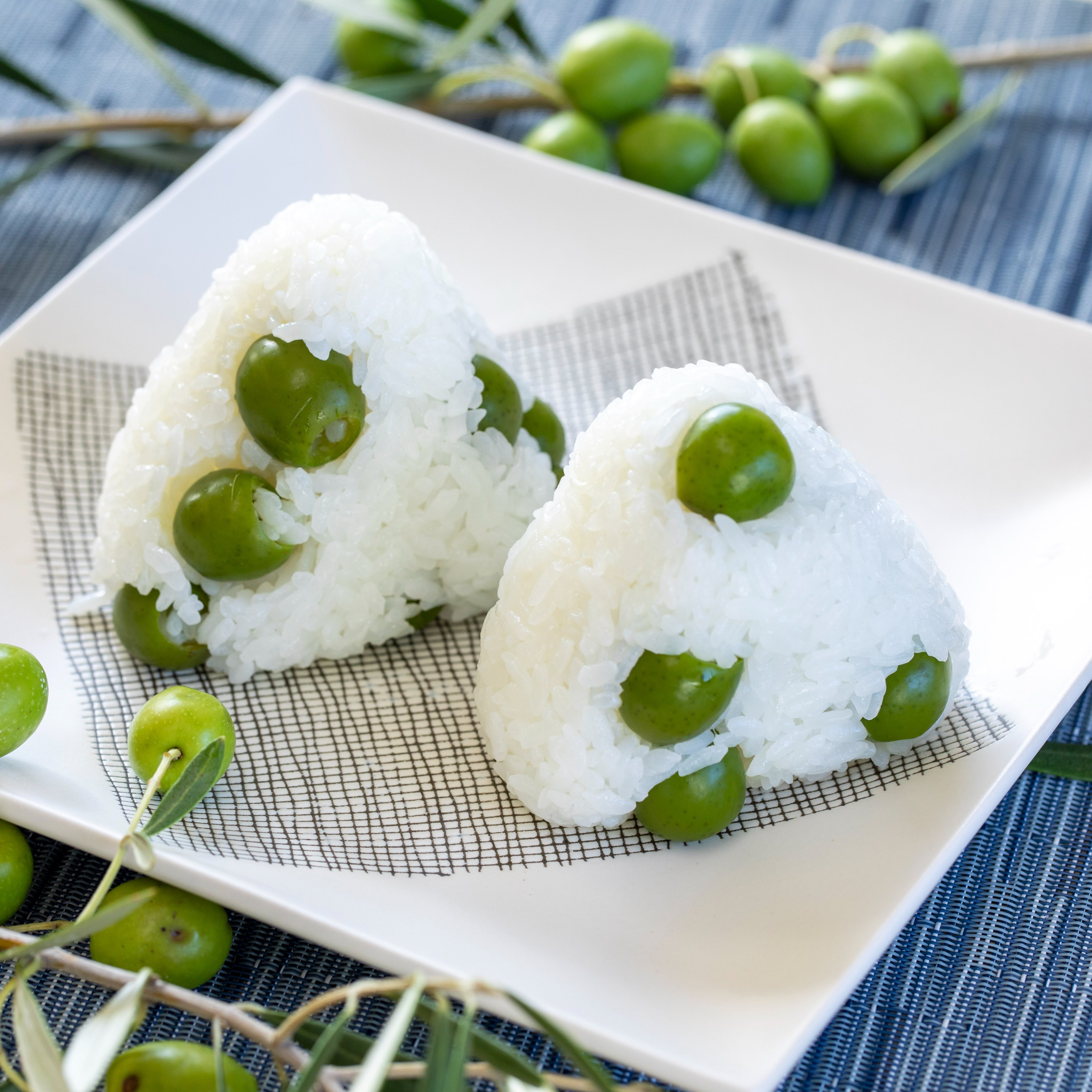 東洋オリーブ 秋の小豆島オリーブ プレゼントキャンペーン Toyoolive をフォロー この投稿をrt 小豆島産 新漬けオリーブ 5個 小豆島産 手延べオリーブパスタ 2個 抽選で5 名様に当たります 10 17 日 23 59〆 今が旬の小豆島のオリーブ お
