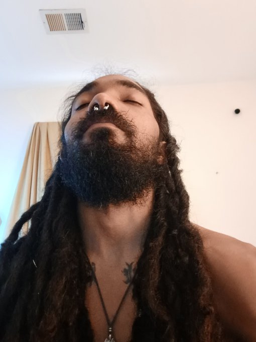 Deep breathing and good morning https://t.co/yWQnA5EKZO