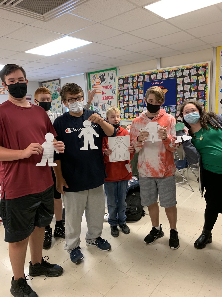 CMSsocialst8's tweet photo. National Bully Prevention Month! This paper bullies activity in Cardinal Time was to represent that your hurtful and rude words and actions can not be fixed or repaired once spoken or done to one another. Be kind! #CardinalPride ⁦@ClintonMoCards⁩ ⁦@CMSCardinals⁩ https://t.co/zLO206jSfW