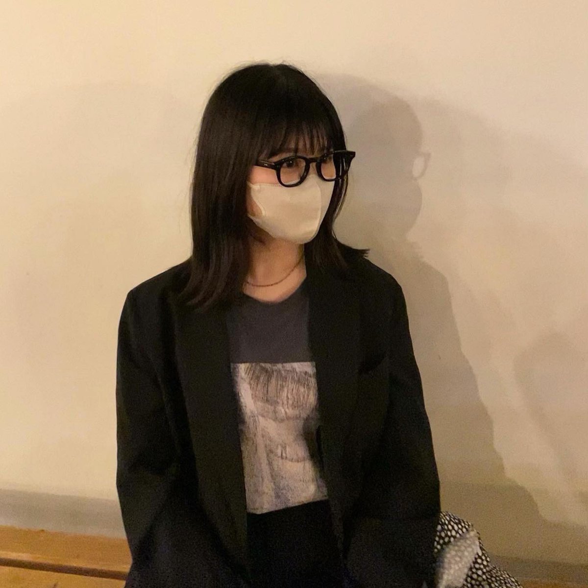 89lom_'s tweet photo. 長年ロングを貫いた女が髪をバッサリ切った結果✌🏻 https://t.co/yJJZfYbwuS