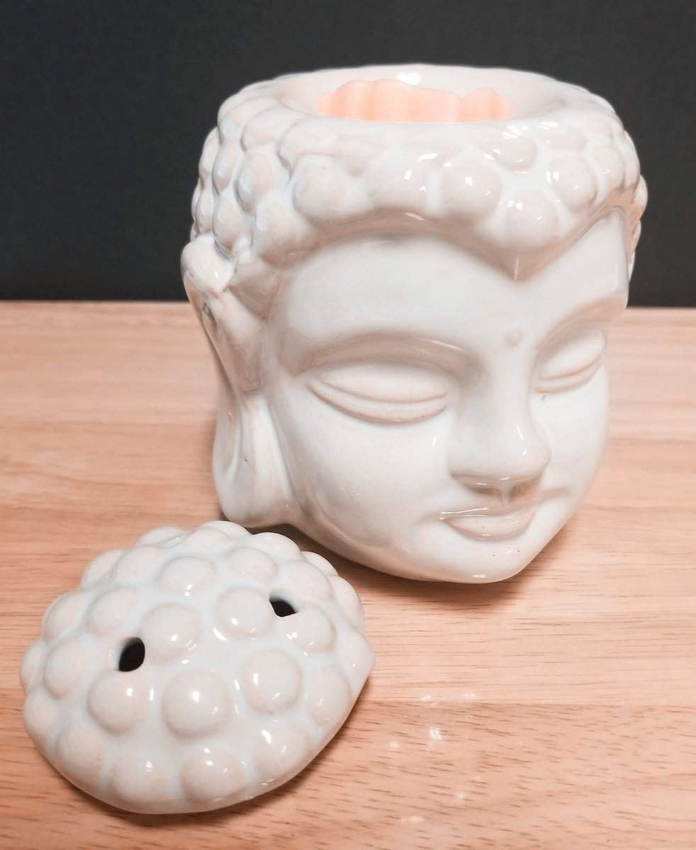 selectivescand1's tweet photo. FREE SHIPPING ON EVERYTHING, SHOP TODAY!!!!!
https://t.co/ZOgkfPbslH

#SmallBusinessSaturday #ItsFAllYall #WaxMelts #RoomSprays #Support #BlackOwned #FemaleOwned https://t.co/2qjz8xI6Kb
