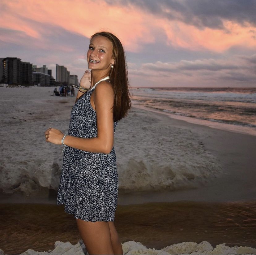 mattvinson24's tweet photo. Happy 15th birthday to our youngest, @oliviaballer21! So proud of the young lady you’ve become! Love you! 🎂🎉🎁❤️ #waytoofast https://t.co/20oLLgBL7p