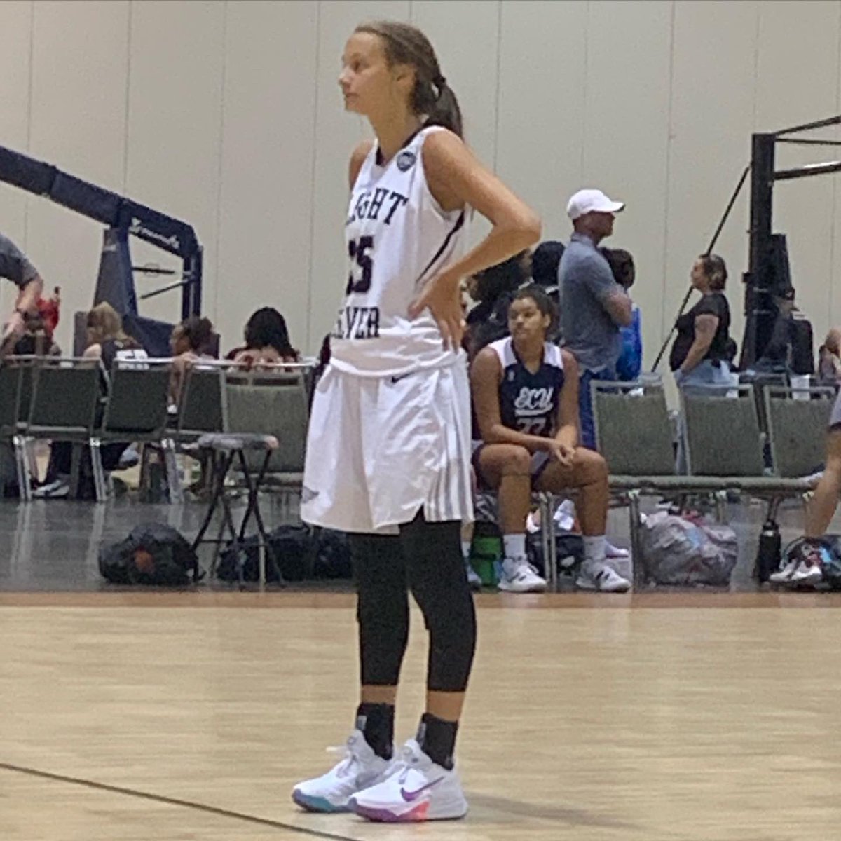 mattvinson24's tweet photo. Happy 15th birthday to our youngest, @oliviaballer21! So proud of the young lady you’ve become! Love you! 🎂🎉🎁❤️ #waytoofast https://t.co/20oLLgBL7p