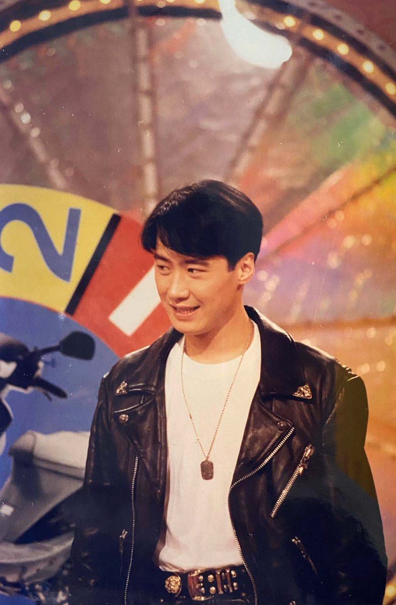 Ashley_LCKL's tweet photo. 언제 어디서나 트렌디 
#여명 #黎明 https://t.co/5i3b6yzerT